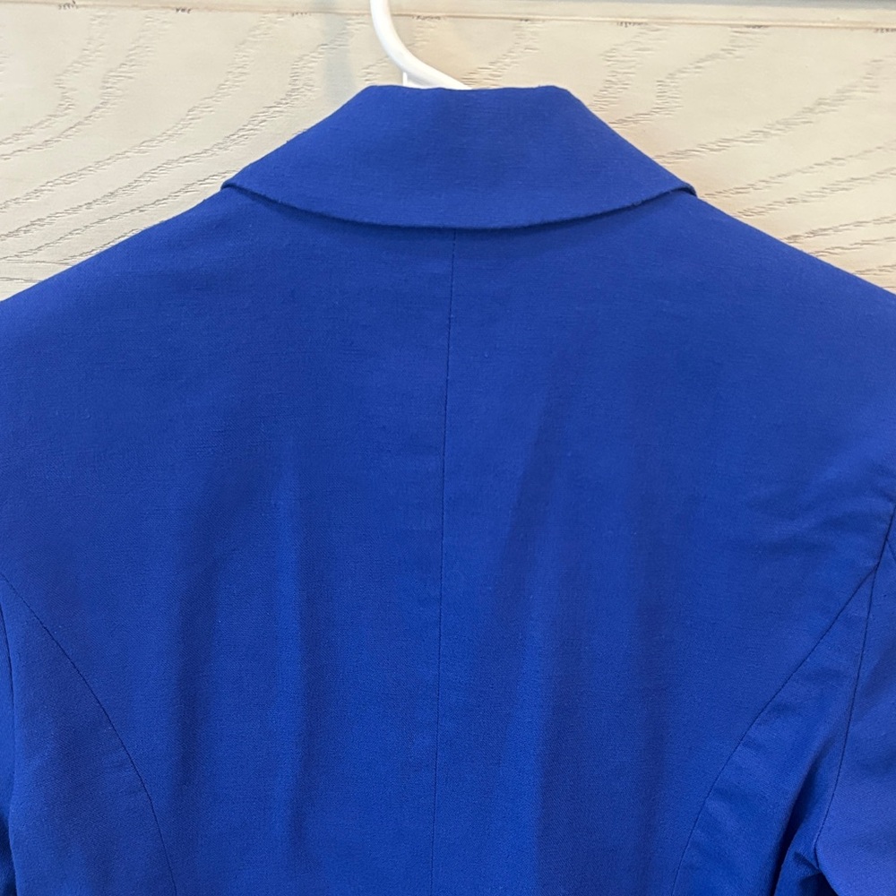 Elegant Royal Blue Double-Breasted Blazer - Picture 5 of 11
